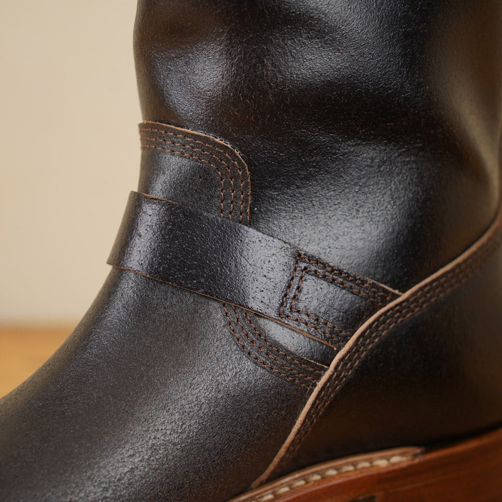 Engineer Boots - Dark Brown Waxed Flesh