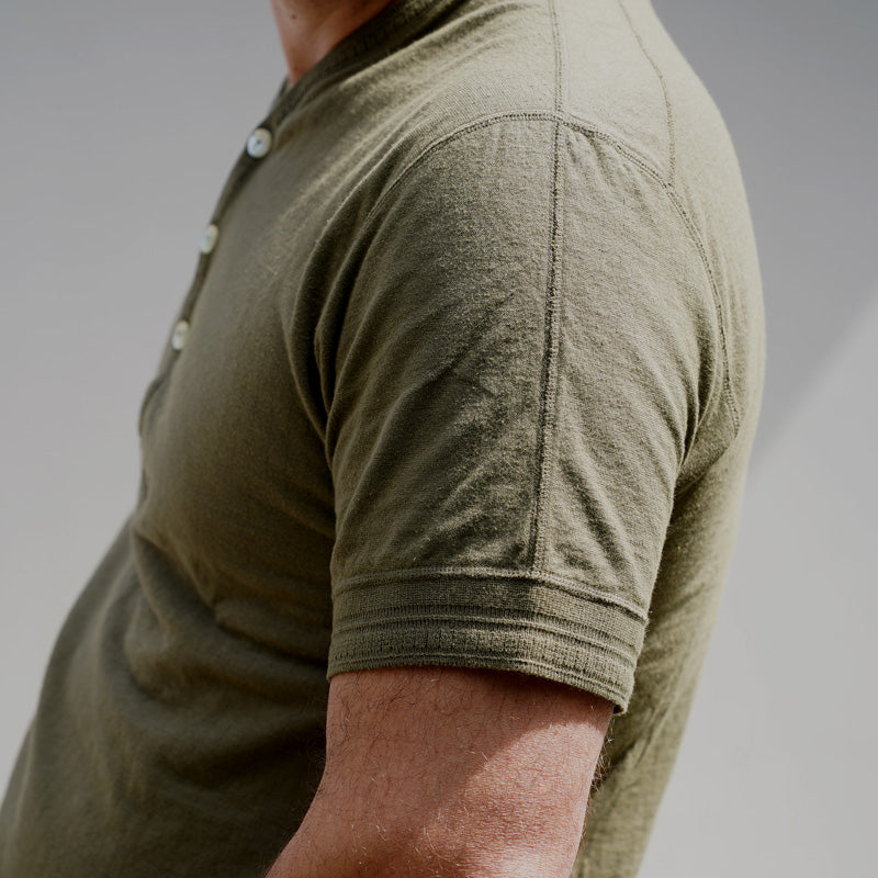 LOOP & WEFT TUCK STITCH RIBBED MILITARY HENLEY