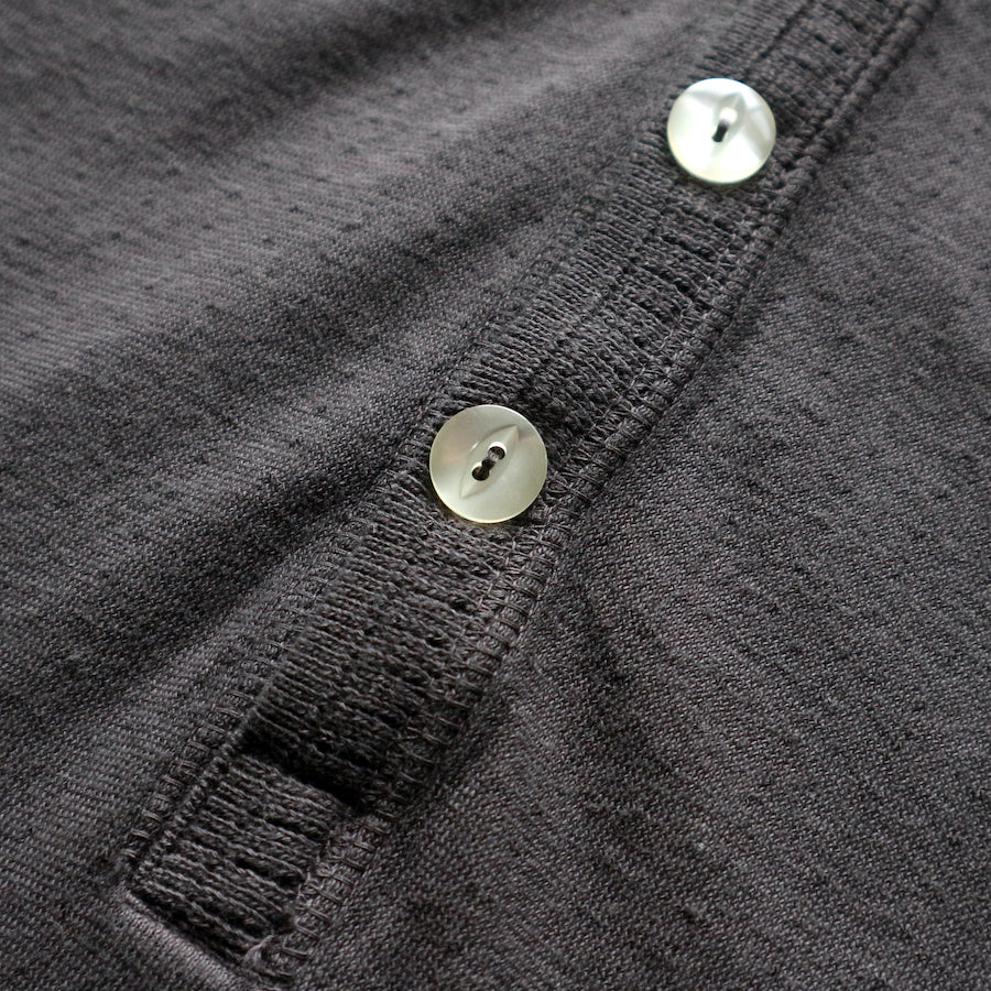 LOOP & WEFT TUCK STITCH RIBBED MILITARY HENLEY