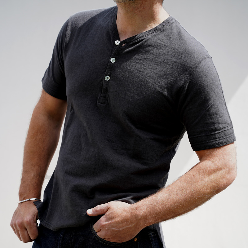 Loop & Weft TUCK STITCH RIBBED MILITARY HENLEY – Black
